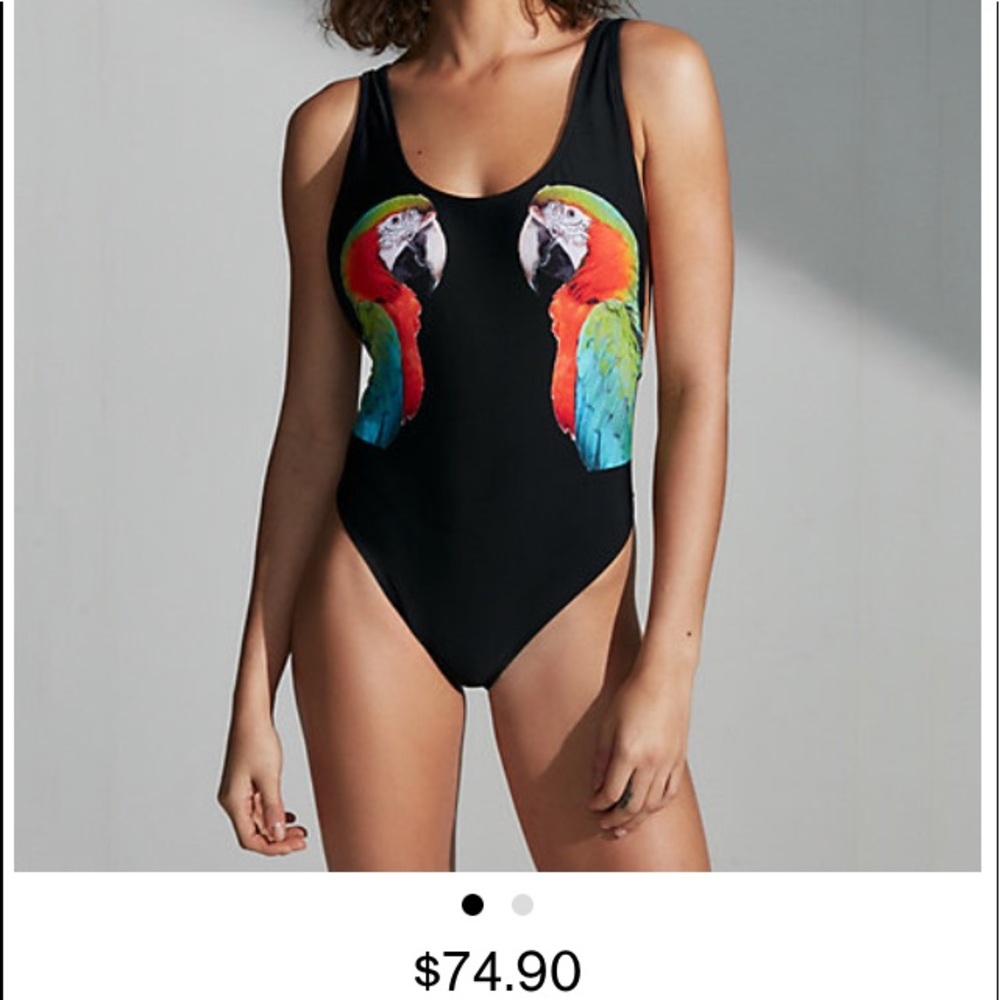 Black scoop back swimsuit with parrot 🦜